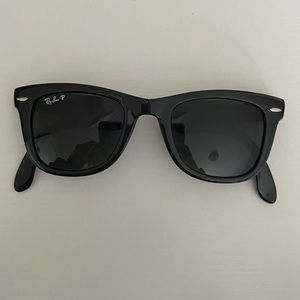 Ray-Ban Polarized Folding Wayfarer RB4105